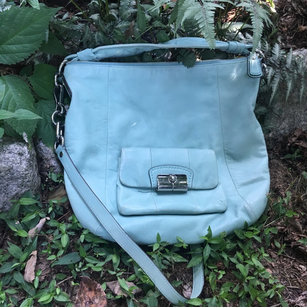 Coach 16787 large leather shoulder bag in mint